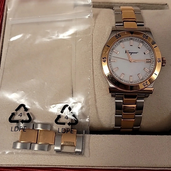 Salvatore Ferragamo Watch - Picture 3 of 9